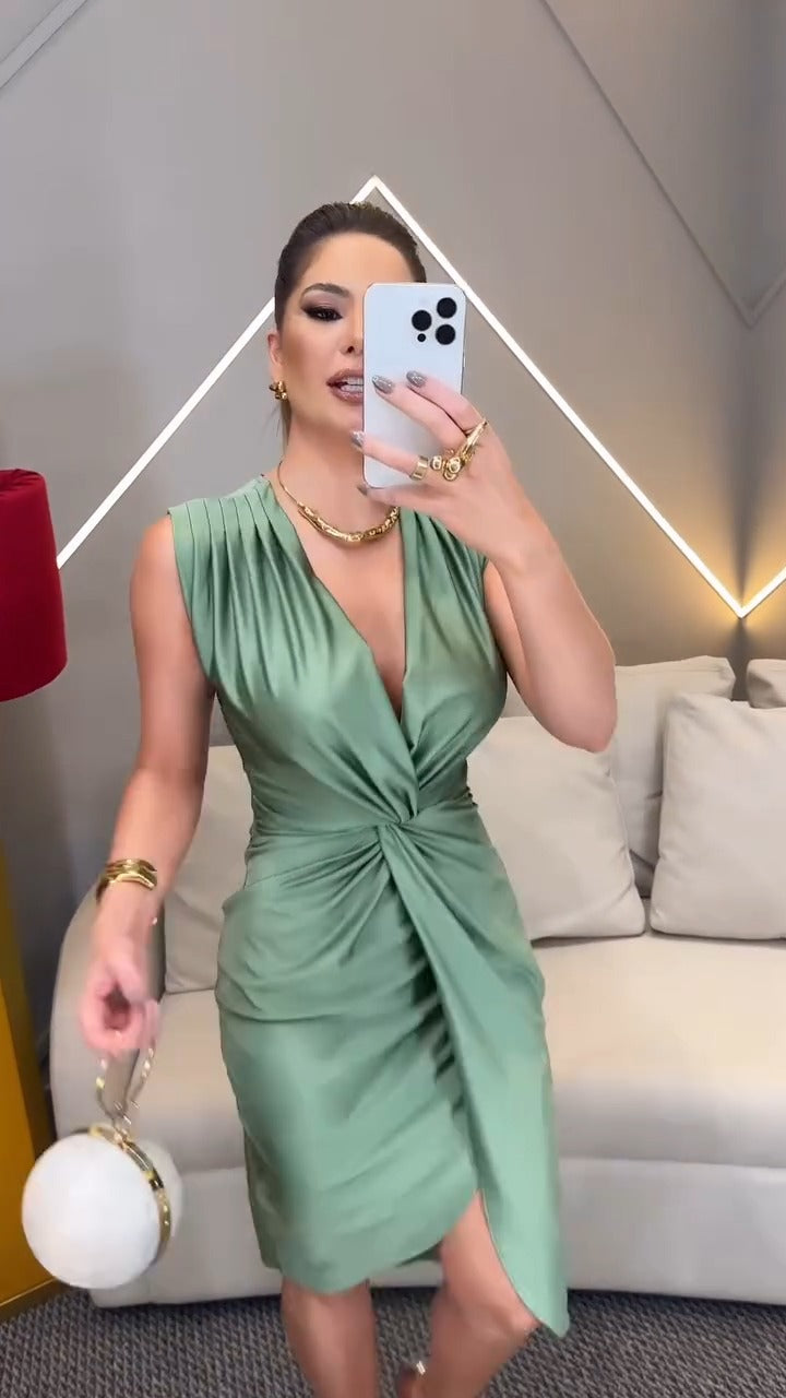 Vestido Daphne – elegância que abraça suas curvas