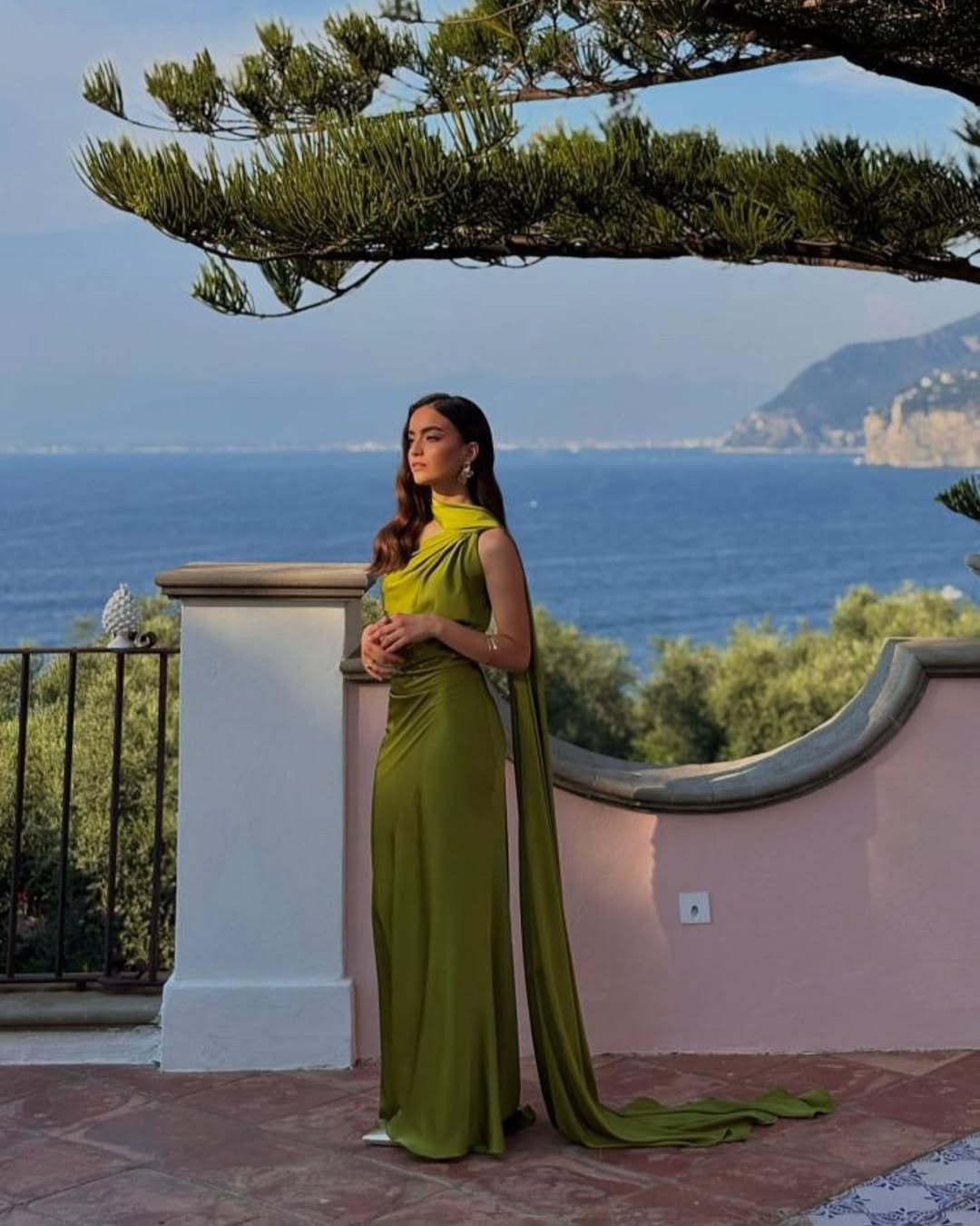 Vestido Longo Decote nas Costas Modern Dominique