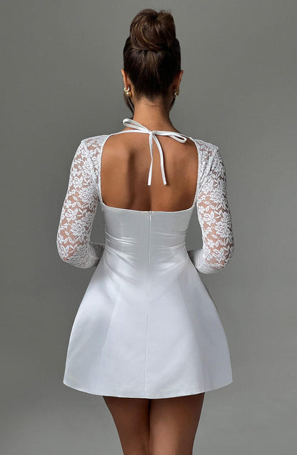 Vestido Curto Manga Longa de Renda Modern Sansa